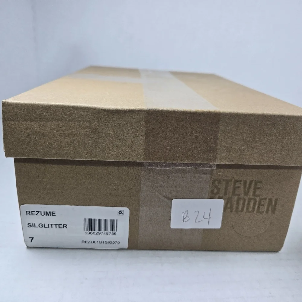 Steve Madden Rezume Silver Glitter Star Sneakers with Suede Women's Size 7 - Picture 11 of 11